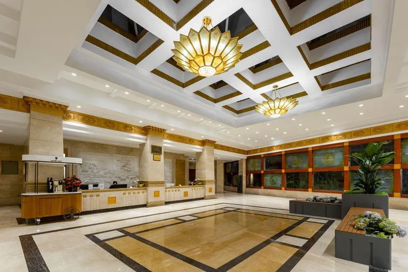 Yujing Saussurea Boutique Hotel - Image 1
