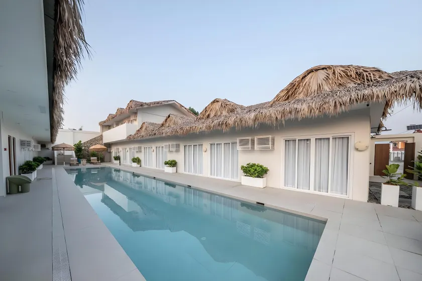 La Zarene Suites - Image 1