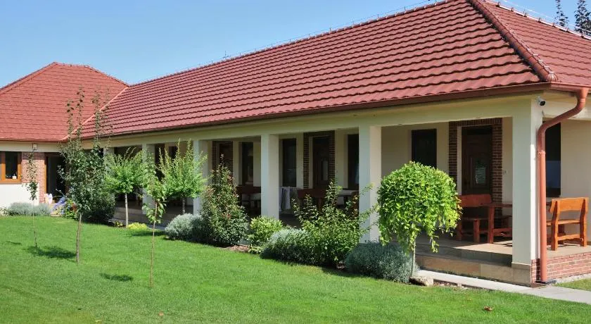 Néró Apartman - Image 1