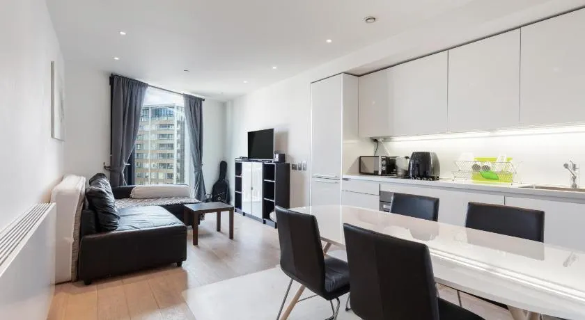 Bright 1 Bedroom Apartment in Elephant and Castle - Image 1