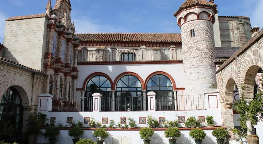 El Palacio de San Benito - Image 1