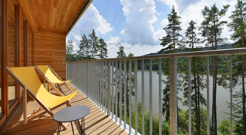 Element Lakeside Apartments - Image 1