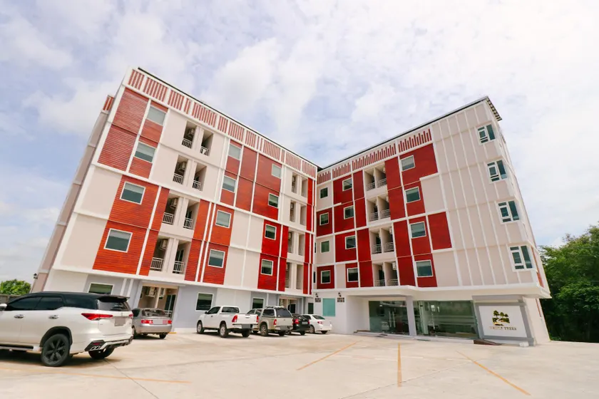 Triple Trees Hotel - Image 1
