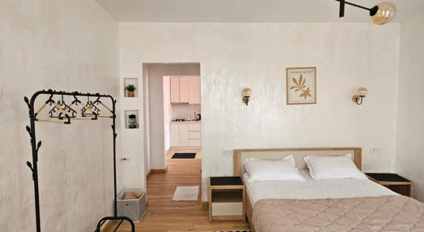 Guesthouse Maka 01 - Image 1