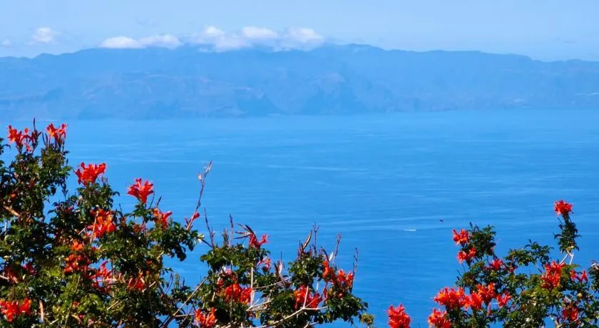 Villa con increíbles vistas al océano y la Gomera - Image 1