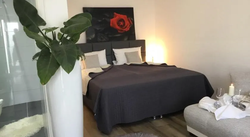 Hotel Zum Berggarten - Image 1