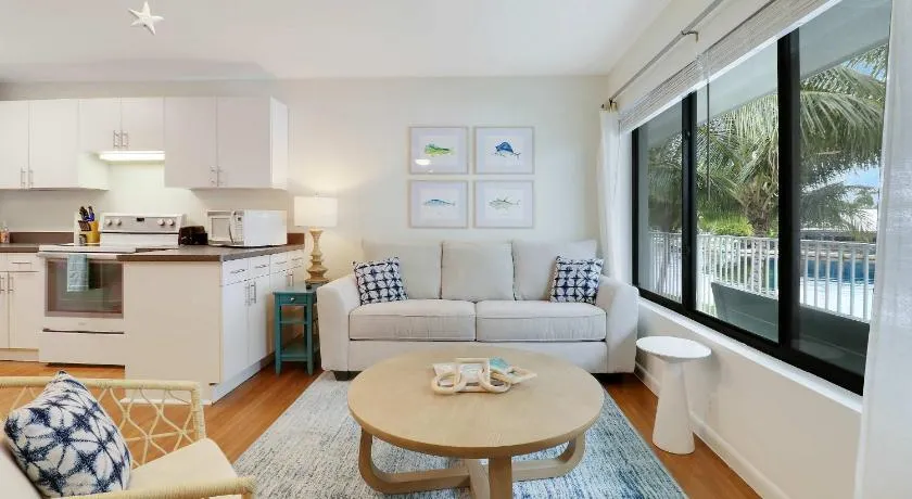 Sailfish Suites 8 - Waterfront Lodging - Image 1