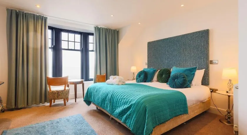 Penarth Blue Escape Studio - Image 1