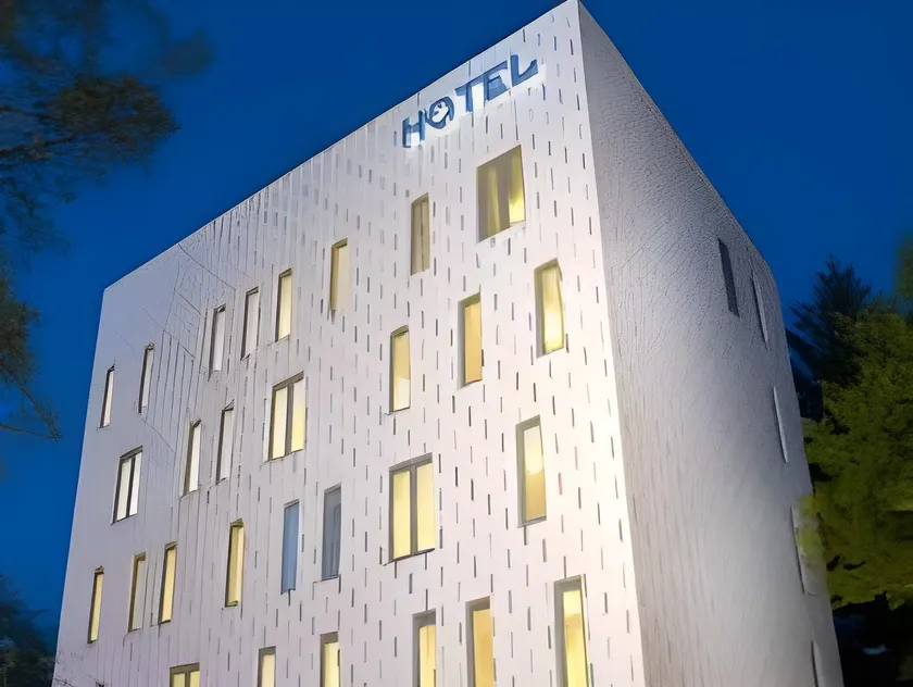 Hotel Olympia - Image 1