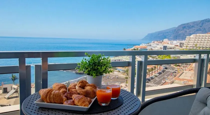 Ocean Breeze Apt by Dream Homes Tenerife - Image 1