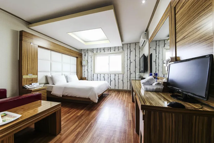 Yangpyeong Hotel New York - Image 1