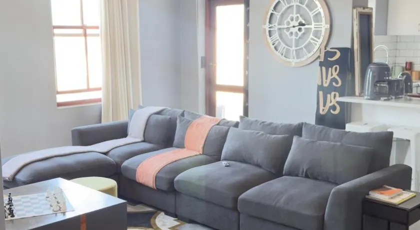 Apartment in the heart of Trendy Obs - Image 1