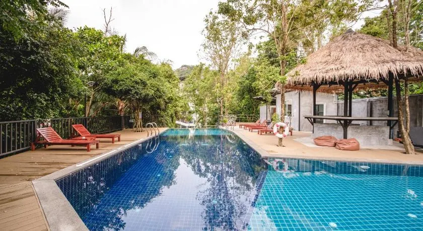 The Dearly Koh Tao Hostel-PADI 5 Star Dive Resort - Image 1