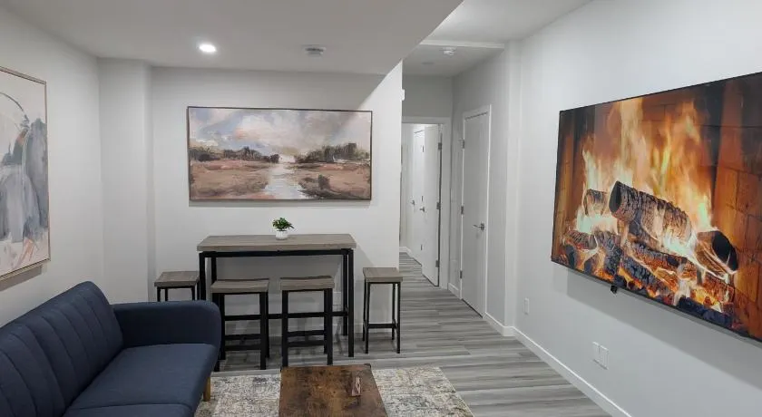 Luxury Retreat - 1hr to Banff, 20min from Airport, 85 inch Cinema, Full Kitchen, Laundry, Workstation and High speed fibre internet - Image 1