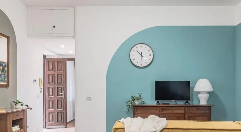 Al Civico 11, nel cuore della piazza principale di Lainate, minimal e confortevole, comodo per Rho Fiera Milano - Image 1