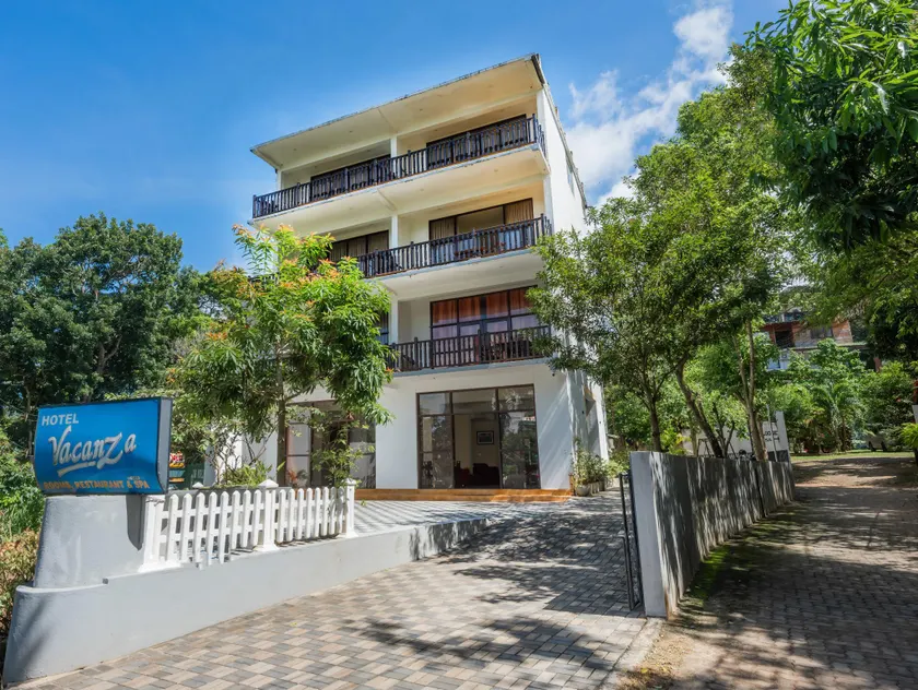 Hotel Vacanza - Image 1