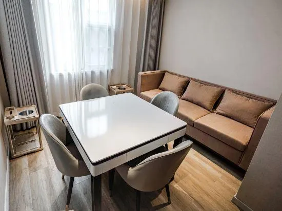 Yiju Yun Hotel (Gaoyou World Trade Plaza South Gate Street Store) - Image 1