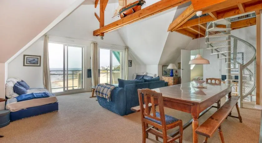 Appartement 'Spacieux Face Mer' avec vue sur mer et balcon - Image 1