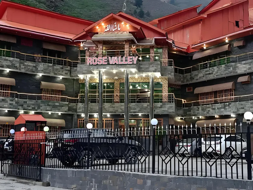 Rose Valley Hotel Naran - Image 1