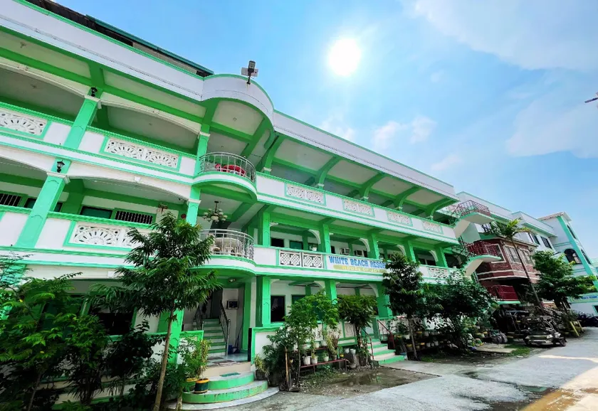 White Beach Resort Bar & Restaurant - Image 1