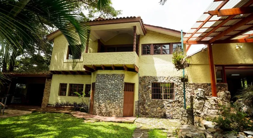 Casa de Piedra Escazú - Image 1
