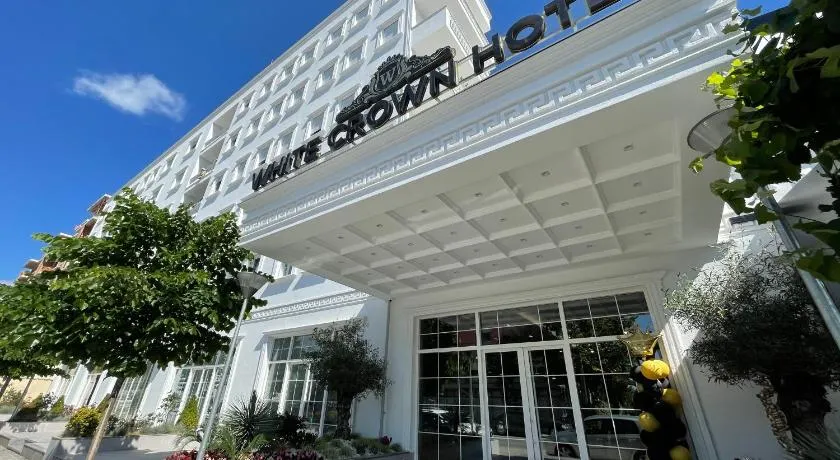 WHITE CROWN HOTEL - Image 1