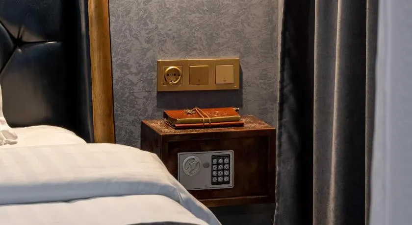 HIDDEN BANK: Digger's Dream - Image 1