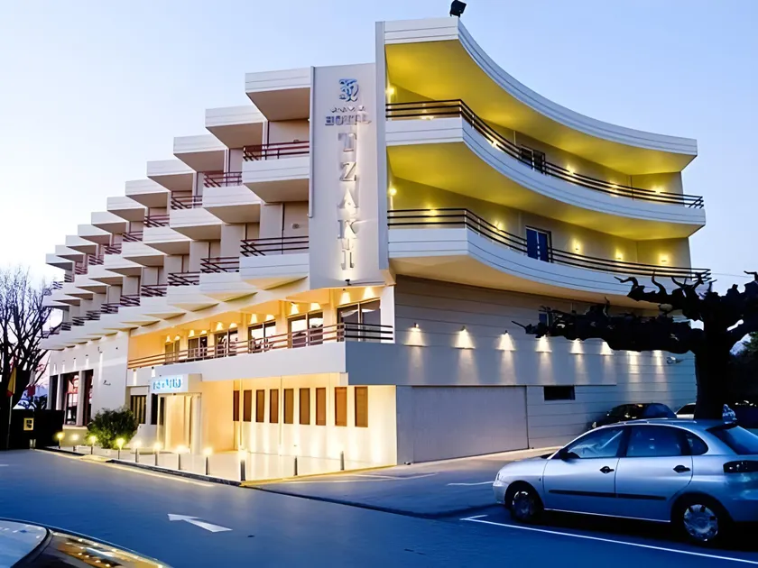 Tzaki hotel & restaurant Patras - Image 1