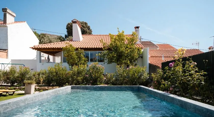 Casa dos Escritores - Casa Geminada com Piscina Privada - Image 1