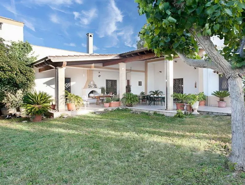 Villa Delle Palme - Image 1