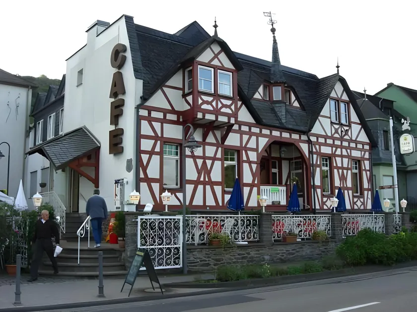 Cafe-Konditorei-Pension Sander - Image 1