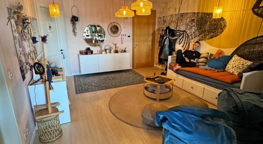 Artists' Nest - Image 1