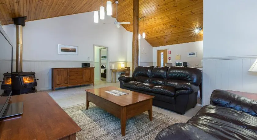 Bushy Lake Chalets - Image 1