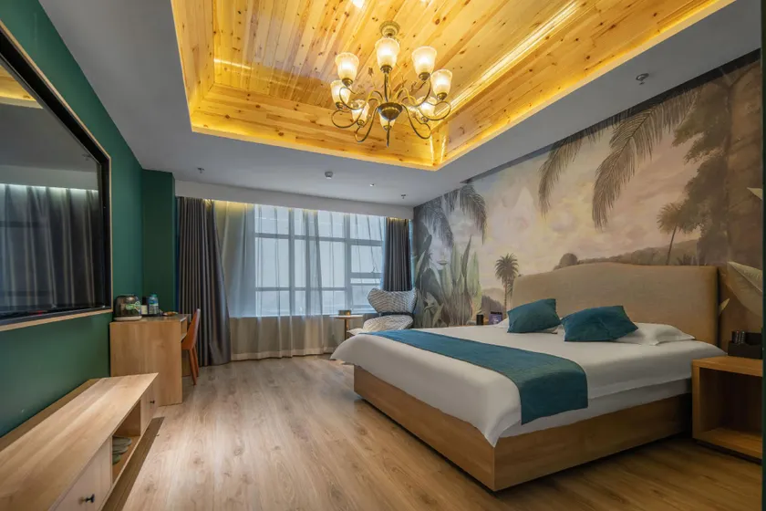 Grey Whale Smart Hotel (Baoding Train Station) - Image 1