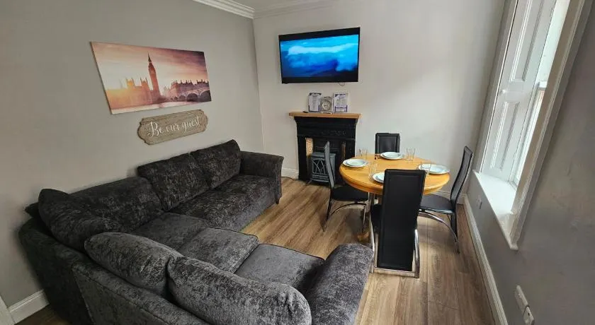 Shop Street Apartment - Image 1