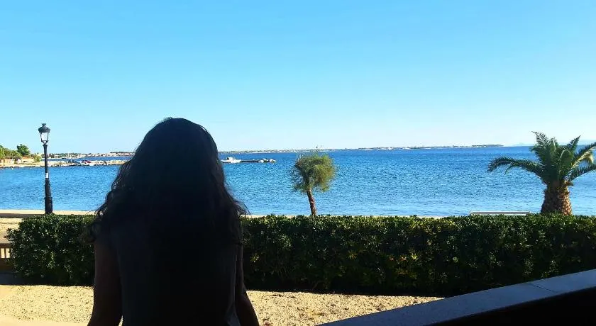Beach Home Noemie - Image 1