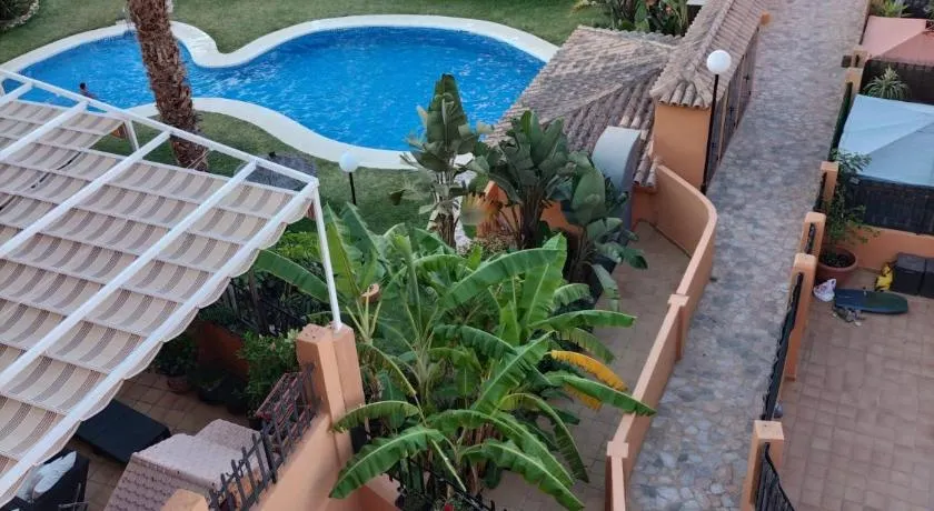 Chalet Adosado en Rincón - Image 1