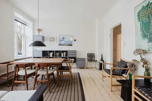 Bright & Charming 3-Room Apt - Image 1