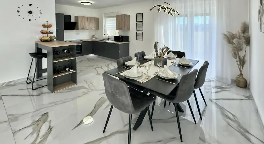 Vila Gaspar - Image 1
