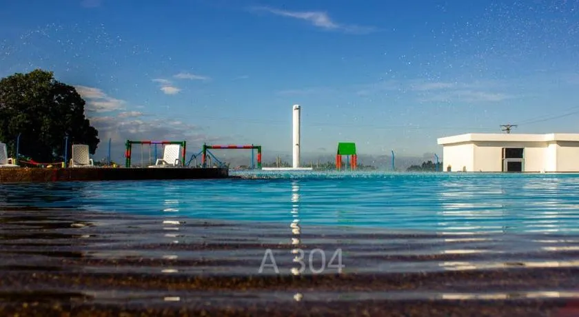 Apartamento con piscina cerca al parque del café - Image 1