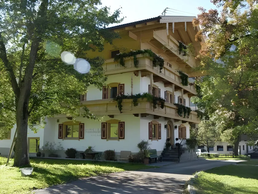 Landhaus Kumbichl - Fam. Kröll - Image 1