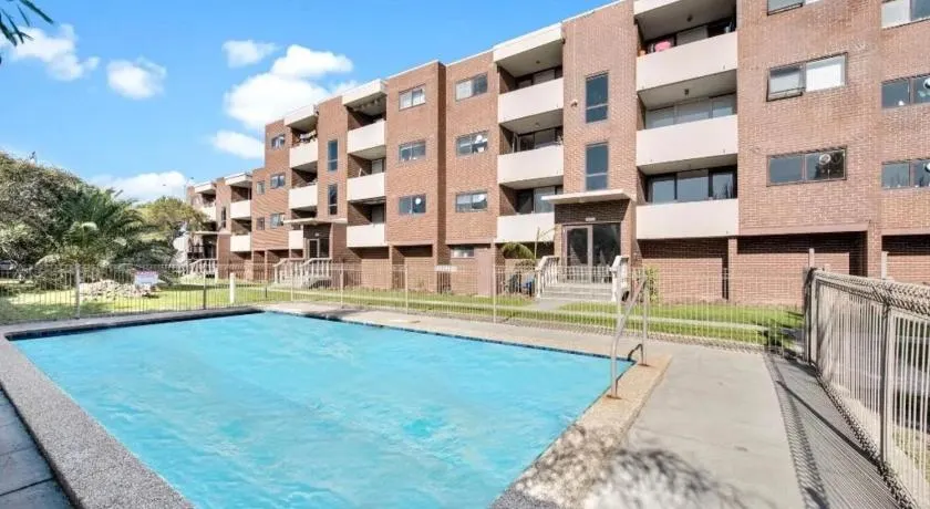 Great location - 5 minutes to the beach and shops - Image 1