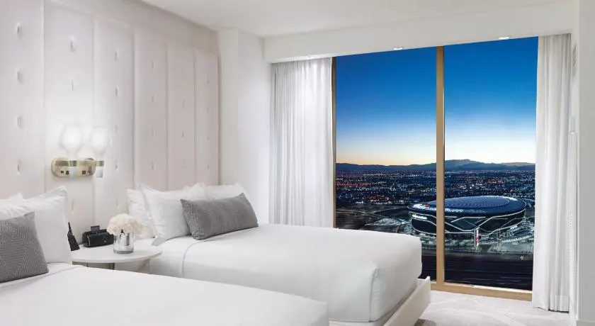 W Las Vegas - Image 1