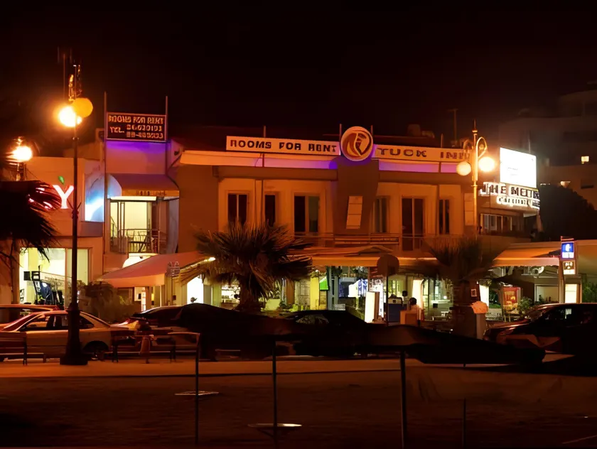 Tuck Inn - Image 1