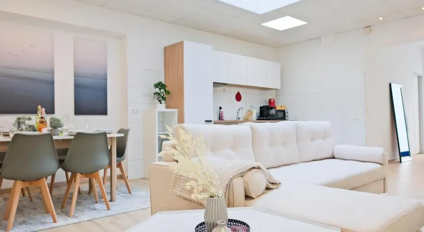 Luxx Home Aulendorf! Erleben Sie Aulendorf in dieser modernen Unterkunft - Image 1