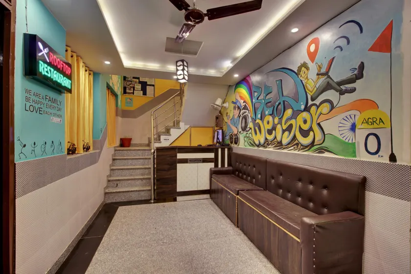 Bedweiser Backpackers Hostel - Image 1