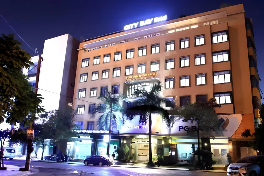 City Bay Hotel - Image 1