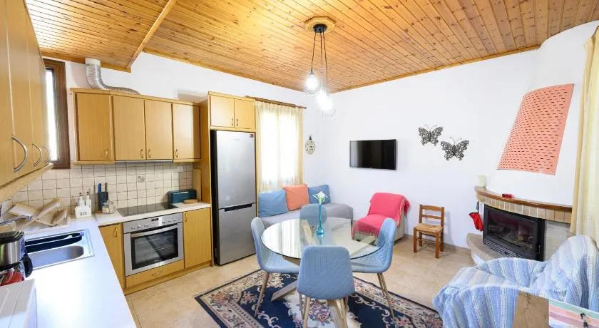 Small Villa Gerani - Image 1