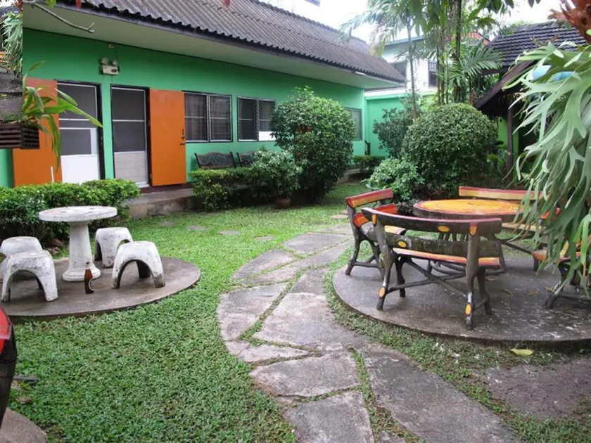 Baan Bua Guest House - Image 1