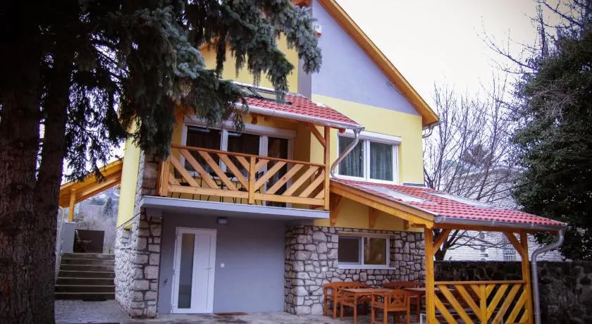 Liliana Apartman és Csónakház - Image 1